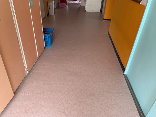 松戸市　Ａ保育園内部床貼替工事